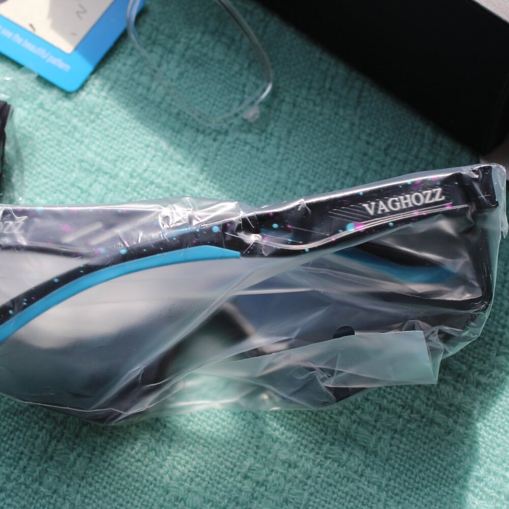 NWT Vaghozz Polarized Sunglasses comes with all items in pictures - Picture 3 of 8